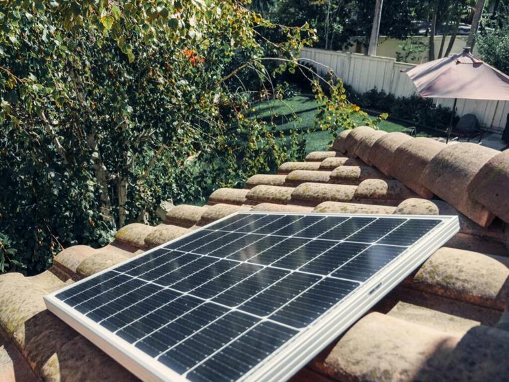 What Are the Benefits of Using Solar Power While Camping? What Are the Benefits of Using Solar Power While Camping?